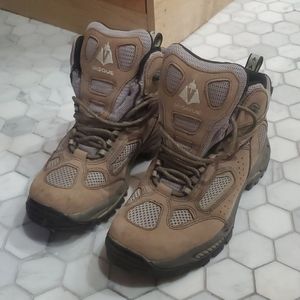 Vasque Hiking Boots. Like new- Only worn twice!